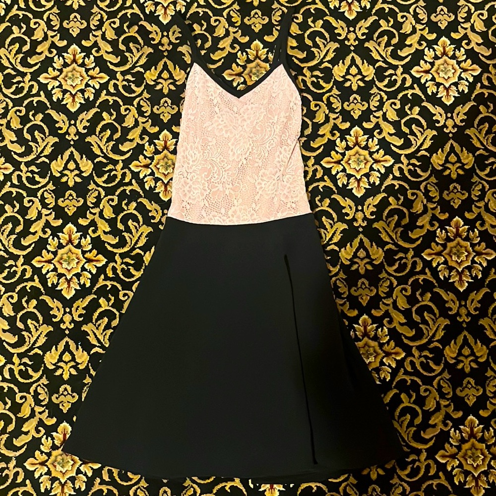 Unworn formal and flowy light pink lace dress